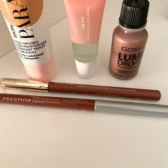 Drugstore makeup bundle - Picture 3 of 3